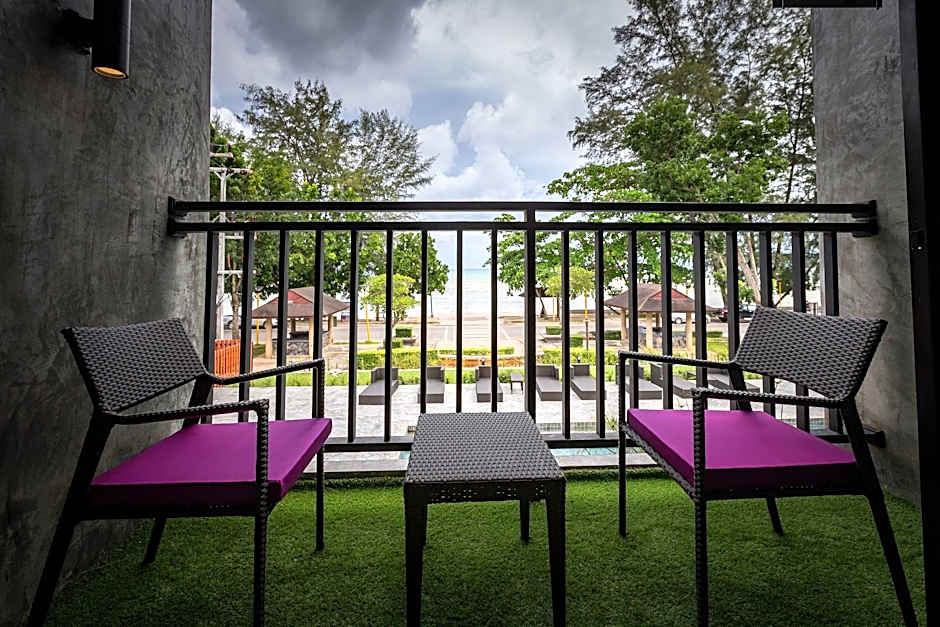 Maneetel Krabi Beachfront