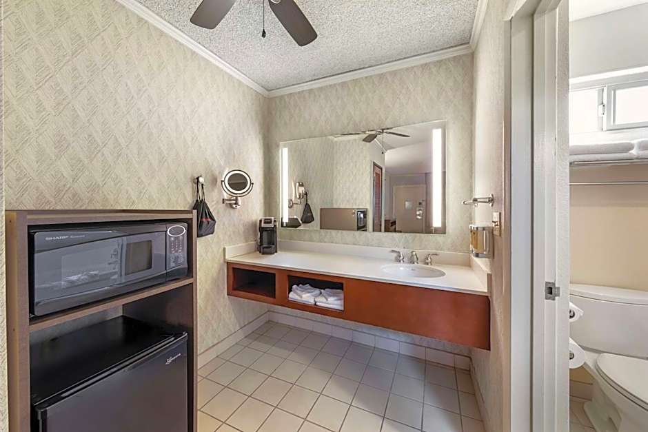 Best Western Plus Black Oak