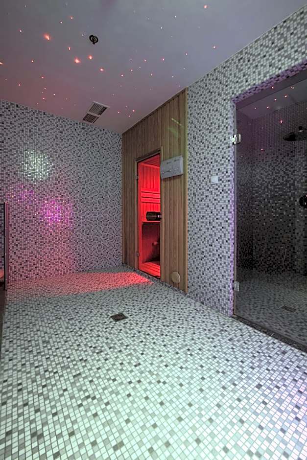 Carat Boutique Hotel