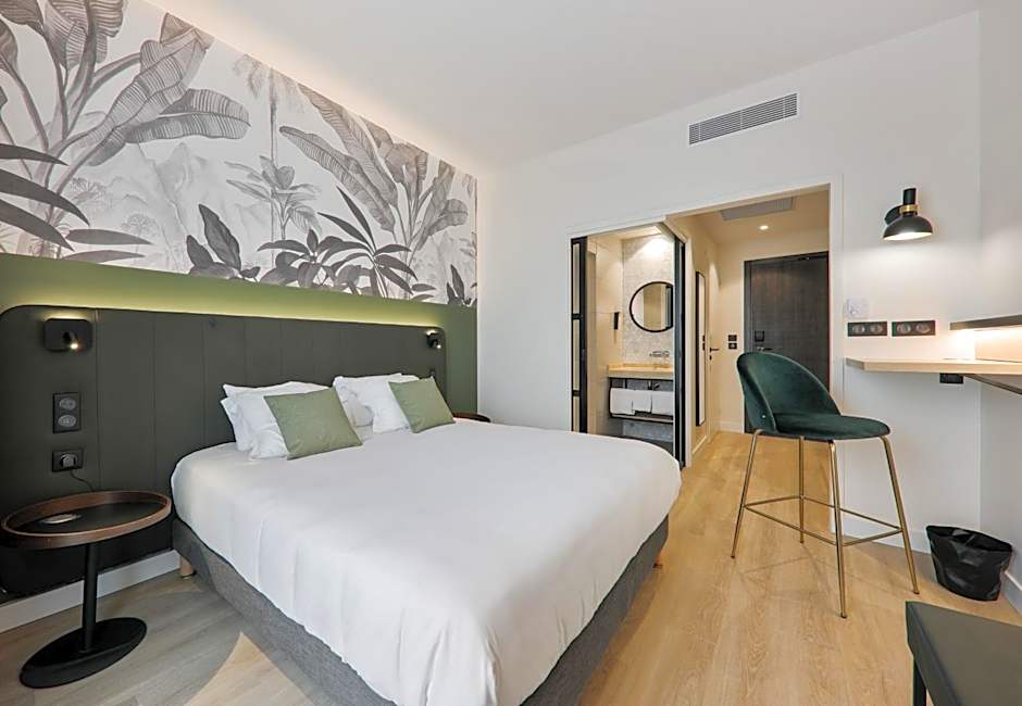 CAMPANILE SMART LYON EST - Eurexpo Bron Aviation