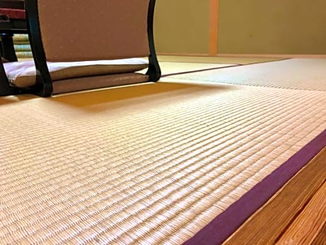 Japanese Style Room with Shared Bathroom and Toilet 1