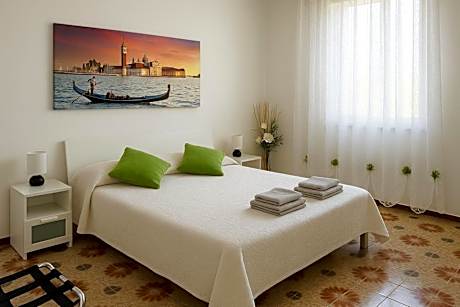 Double or Twin Room with Shared Bathroom