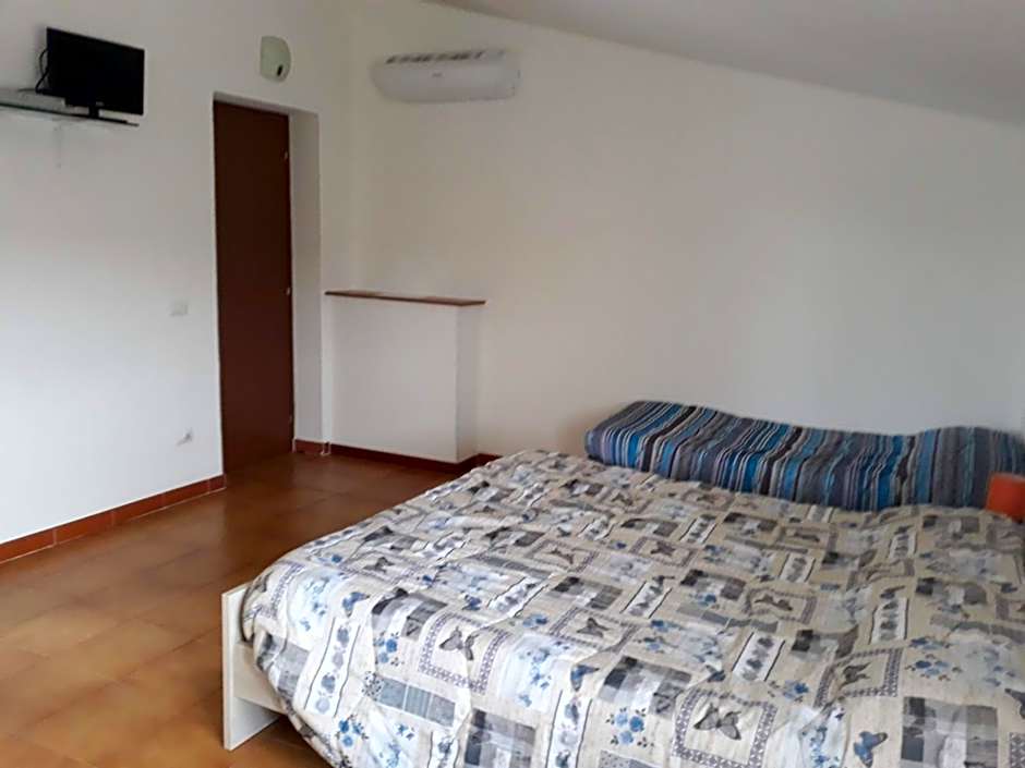 Photo 1 of 4 of Triple Room with Private Bathroom