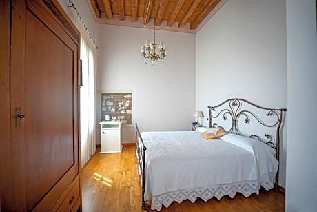 Large Double or Twin Room