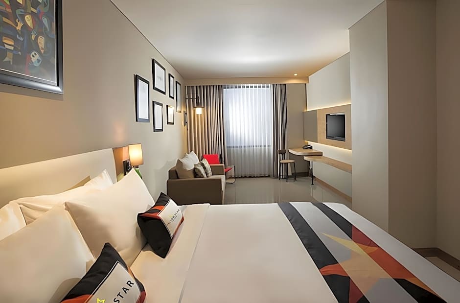 Yellow Star Gejayan Hotel