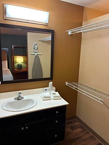 Hawthorn Extended Stay by Wyndham Irving Las Colinas