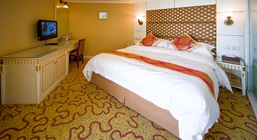 Qingdao Huiquan Dynasty Hotel