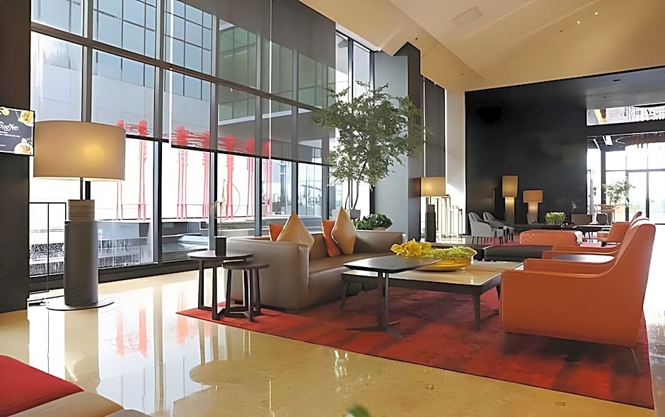 Midori Clark Hotel And Casino