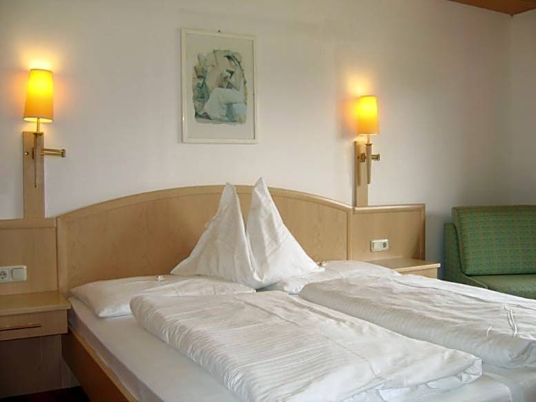 Hotel Pension Sonnenuhr