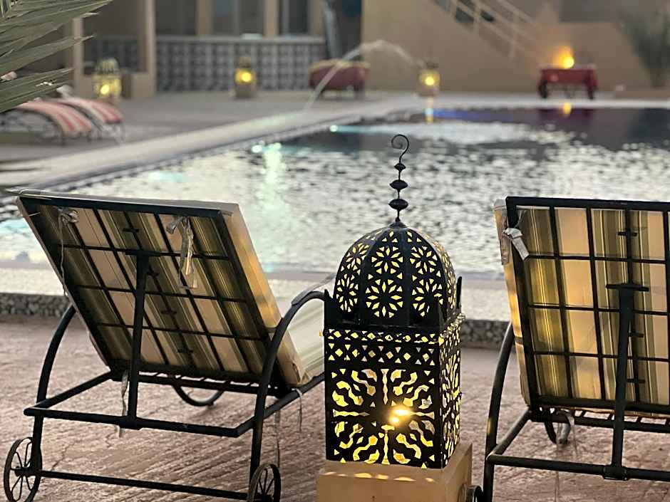 Hotel Camping Les Roses Des Dunes & Piscine