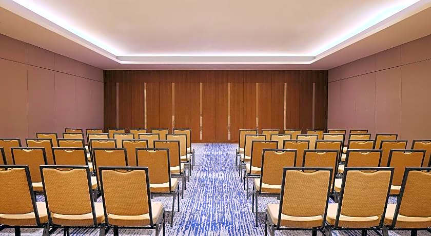 Four Points by Sheraton Surabaya, Tunjungan Plaza