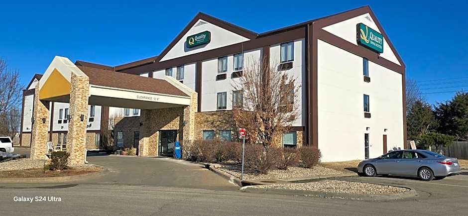 Quality Inn & Suites Manhattan