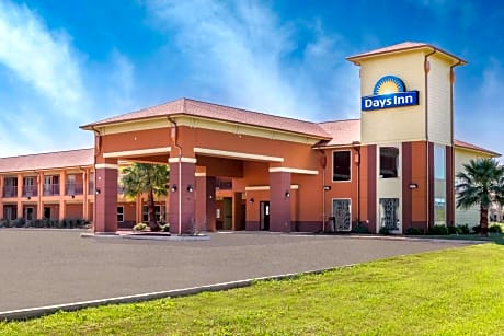Days Inn by Wyndham Dilley