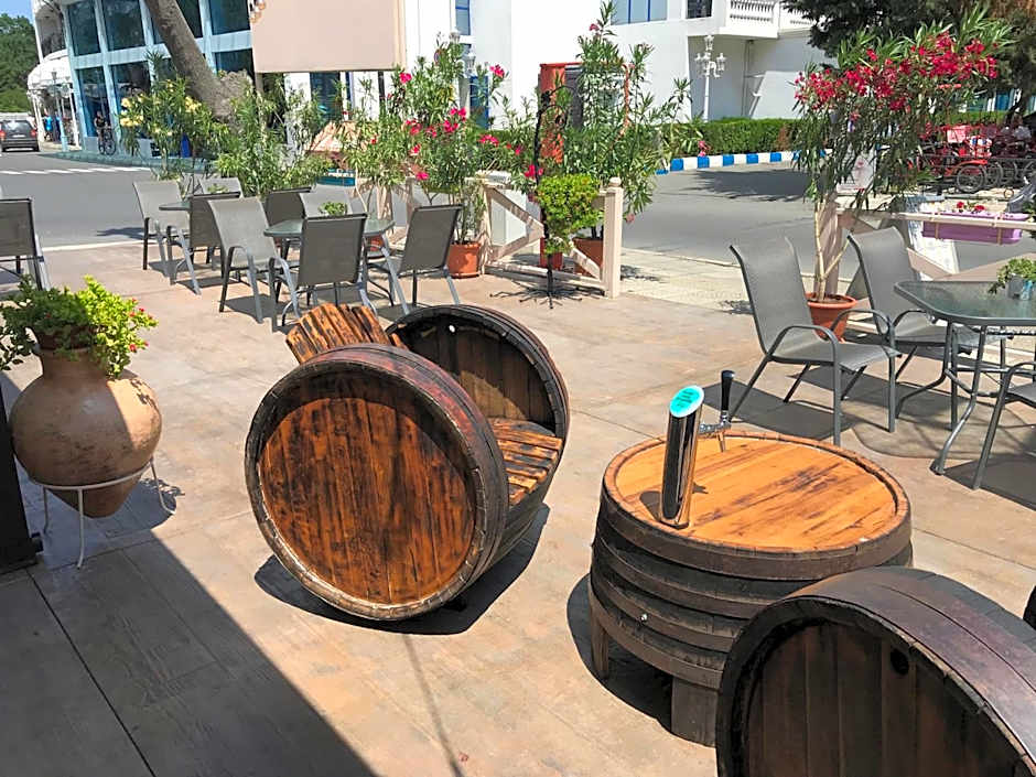 Oleander House and Tennis Club