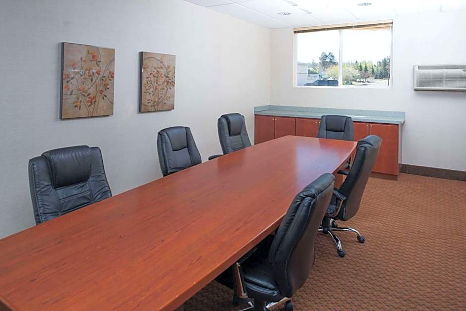 Ramada by Wyndham Downtown Spokane