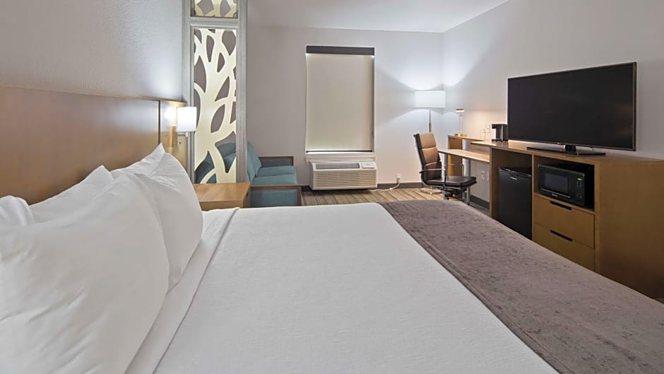 Best Western Green Oaks Inn