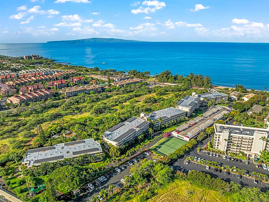Prime Location! Walk to Beach, Shops & Dining!