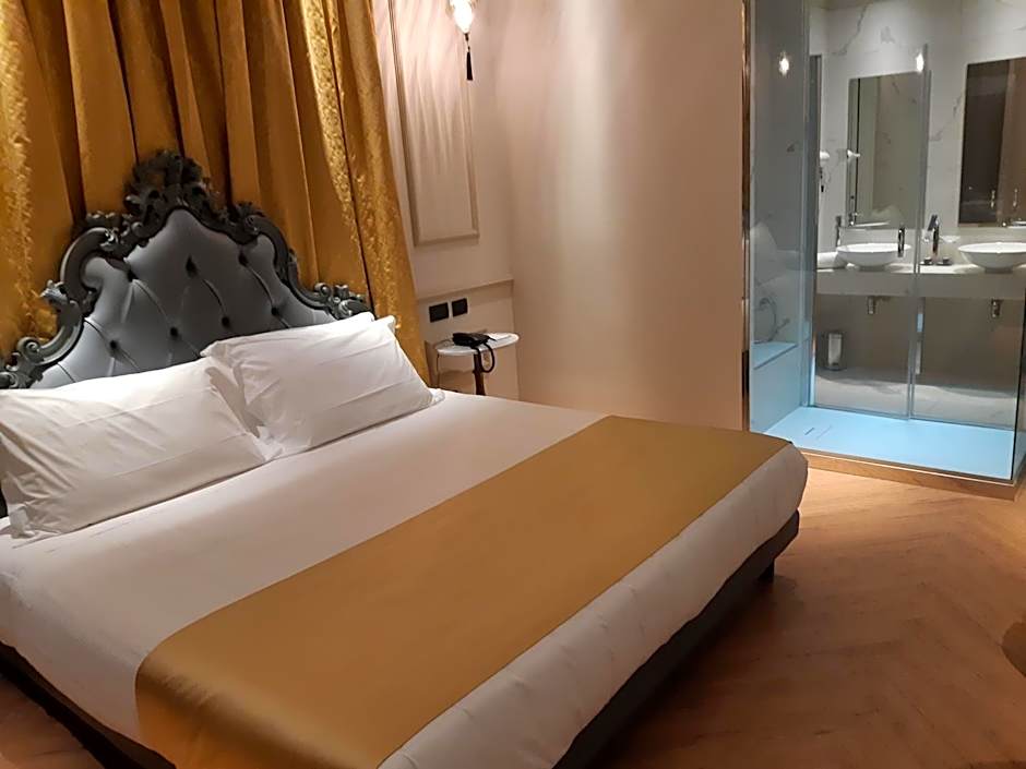 Emotional Grand Motel