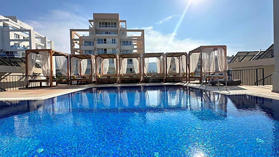Olivia Palm Hotel