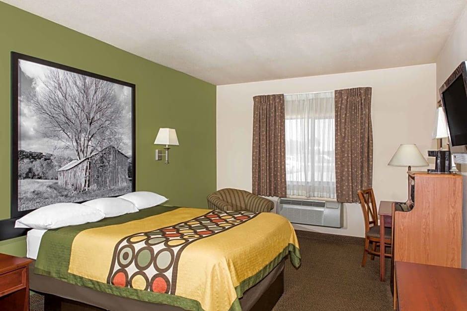 Super 8 by Wyndham Perryville