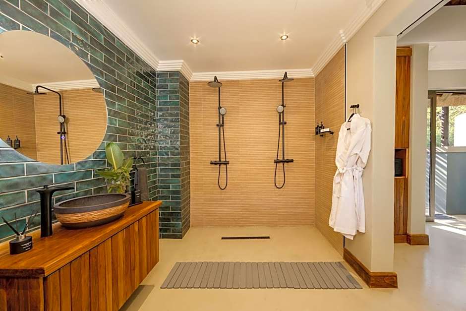 Black Rhino Game Lodge