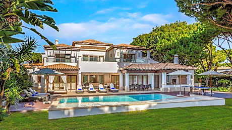 Pine Cliffs Village & Golf Suites