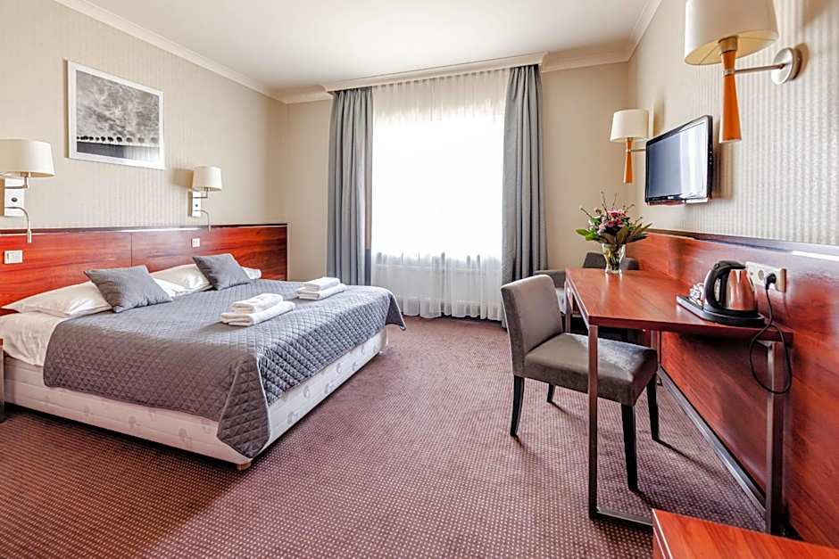 Photo 1 of 6 of Double Room
