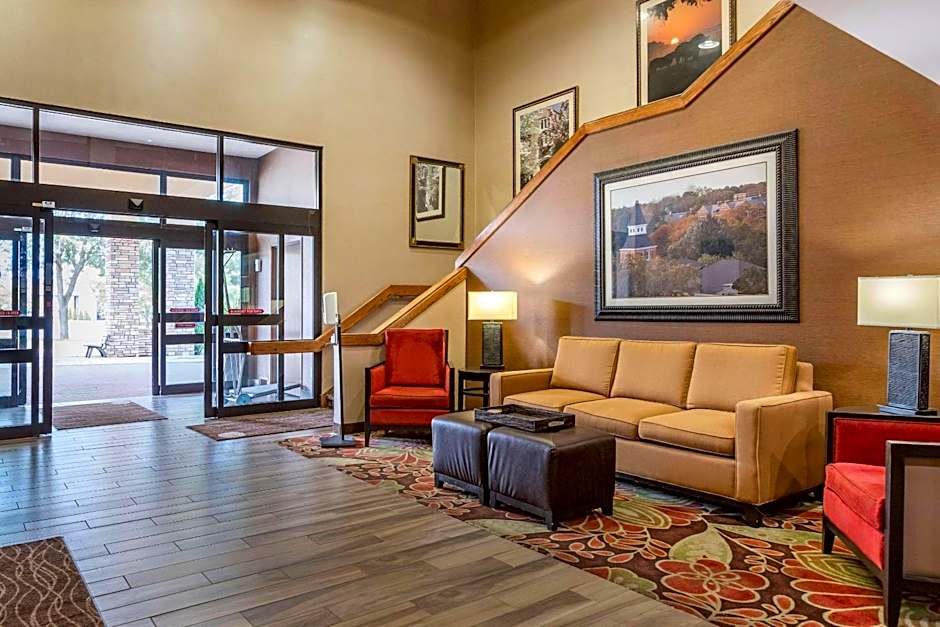 Comfort Inn Okemos