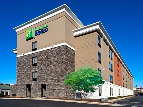 Holiday Inn Express & Suites Greensboro - (I-40 @ Wendover) By IHG