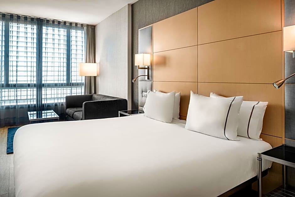 AC Hotel Victoria Suites