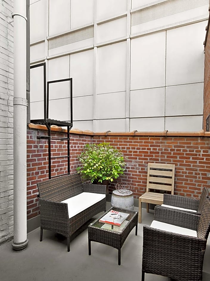 LIFE Hotel, NoMad