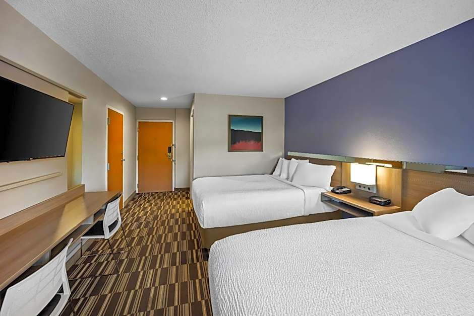 Microtel Inn & Suites by Wyndham Greensboro