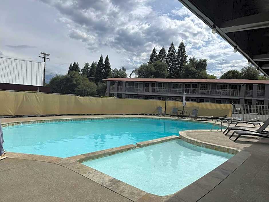 Red Roof Inn Redding