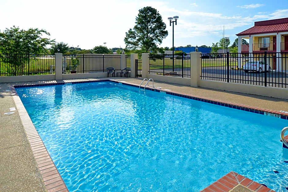 Americas Best Value Inn Tupelo Barnes Crossing