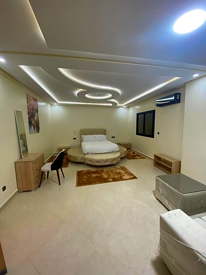 Photo 1 of 5 of Deluxe 1 Queen Bed