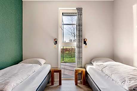 Bungalow with Garden View