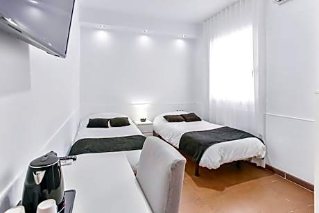 Twin Room with Private Bathroom