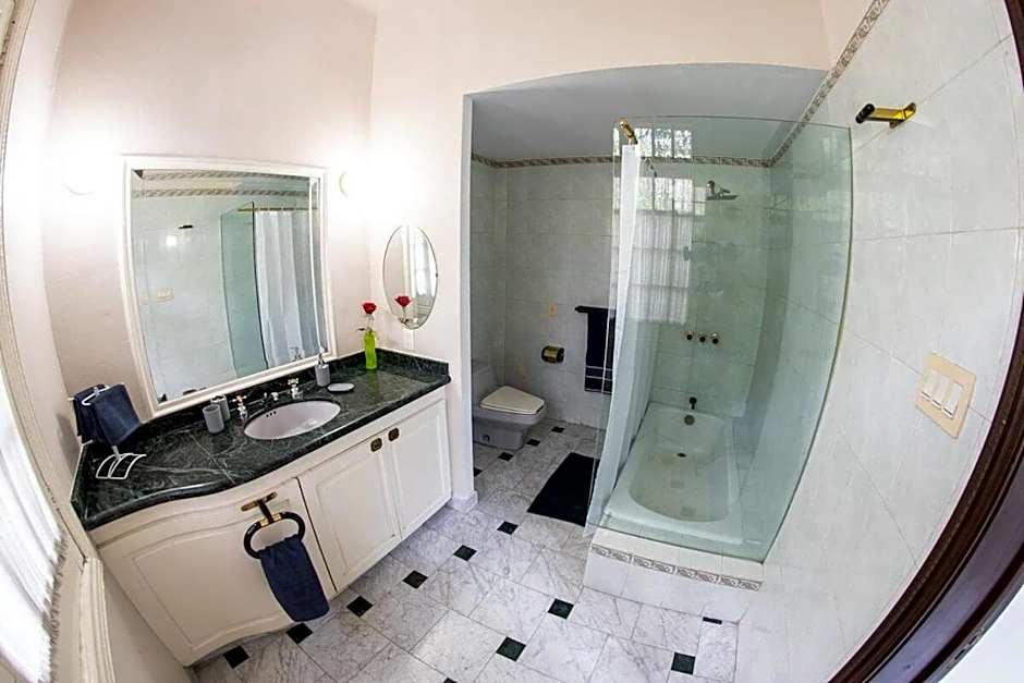 HABITACIONES EN EXCELENTE UBICACIÓN PARA 8 PERSONAS