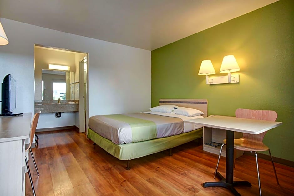 Motel 6-Elkton, MD
