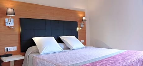 Double Room with Terrace  - heated swimming pool - free parking