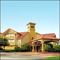 La Quinta Inn & Suites by Wyndham Oakland Airport