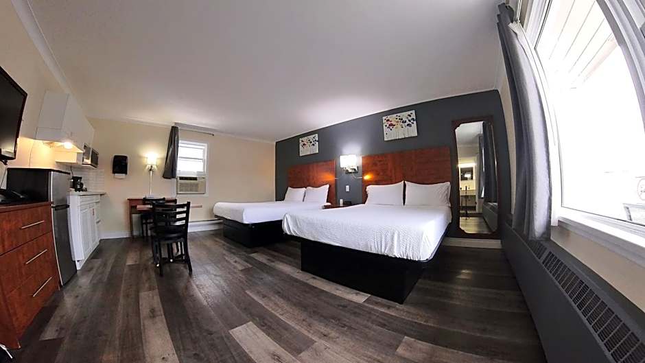 Moonlight Inn & Suites