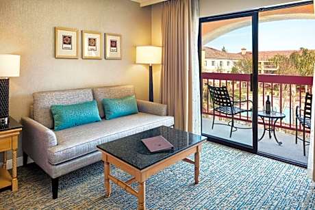 King Room with Balcony and Courtyard View