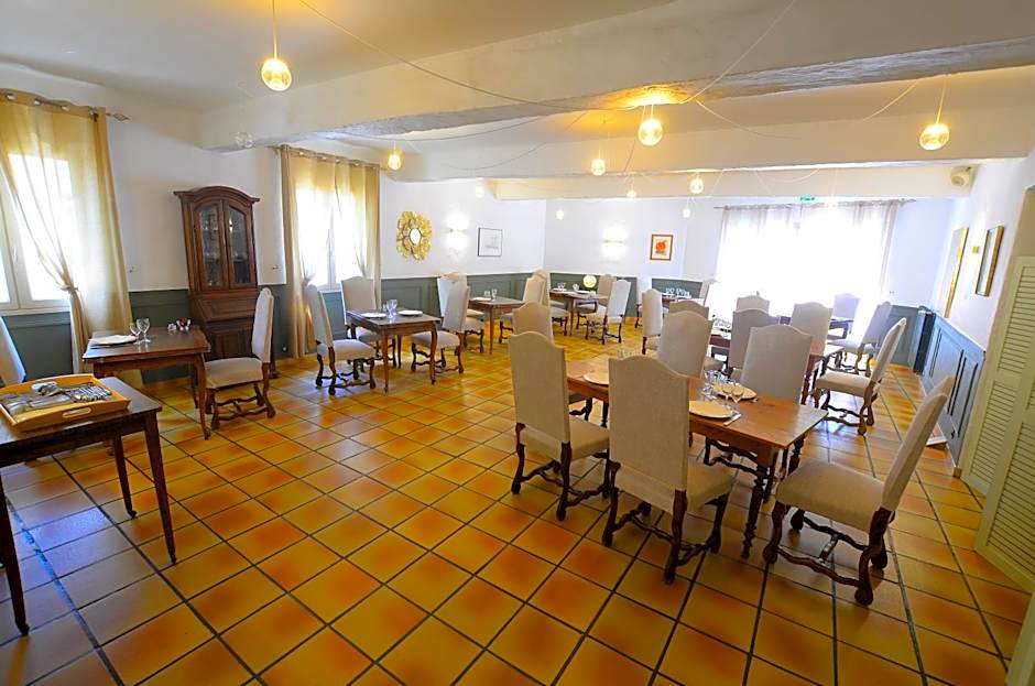 Logis Hôtels - Hôtel Restaurant du Midi