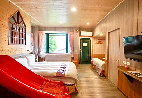 Family Room (6 Adults)