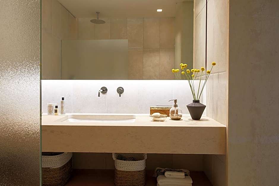 Elix, Mar-Bella Collection