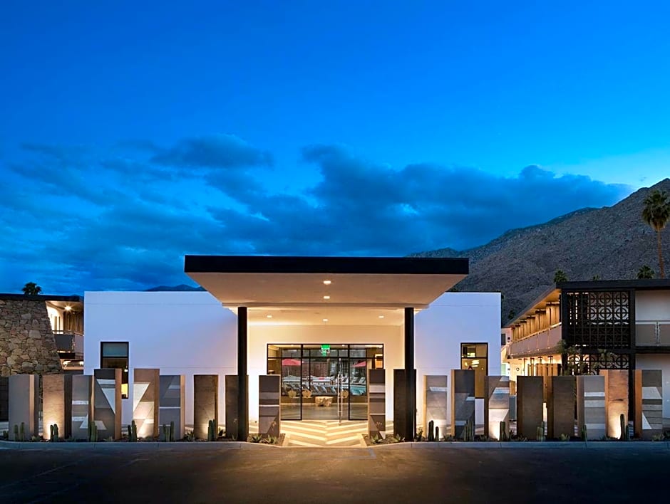 V Palm Springs