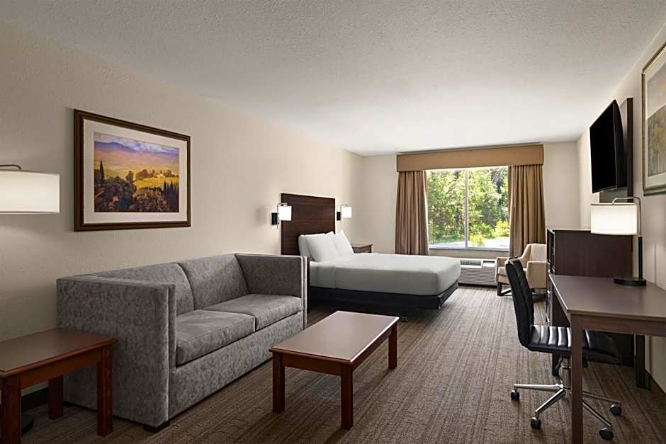 Crown Pointe Lodge; BW Signature Collection