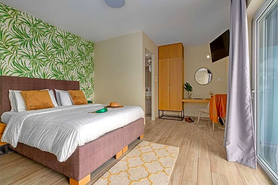 Maison 66, Riviera Hotels