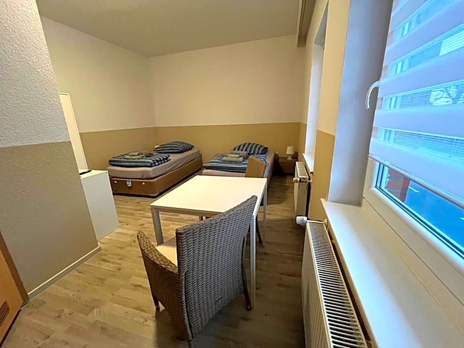 Doppelzimmer-Bad-Kühlschrank-Parkplatz-10